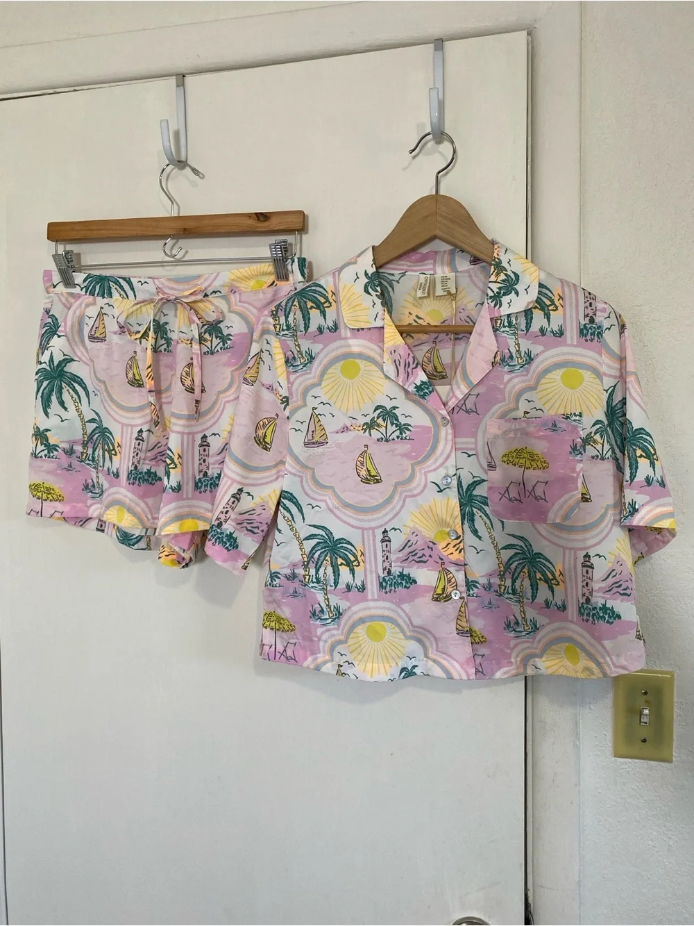Cynthia Rowley Women's Sleepwear Set Med Button Top Short Tropical Pring NWT - Picture 1 of 8